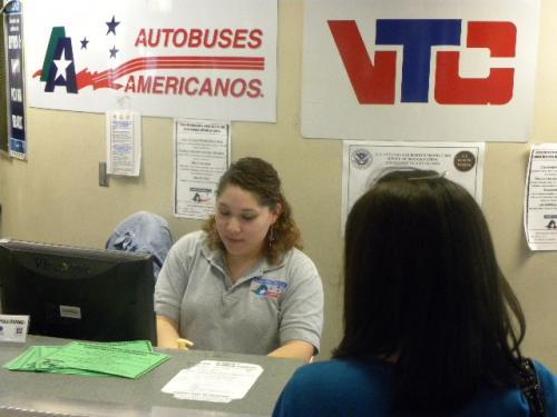 Aumentan viajes de autobuses que cruzan la frontera